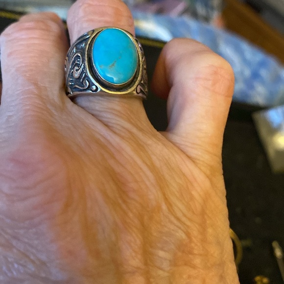 Turquoise ring Size 6 Band has Southwestern scroll workSS .925 Has maker mark - Picture 2 of 6